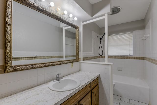 105 Stiles Drive, Midlothian, TX 76065