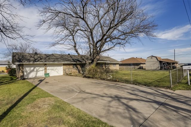 105 Stiles Drive, Midlothian, TX 76065