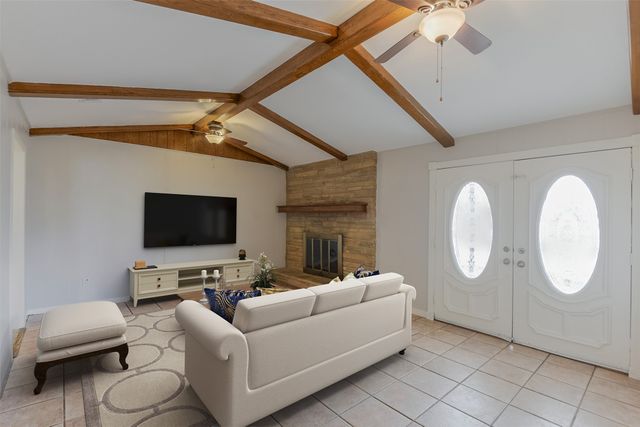 105 Stiles Drive, Midlothian, TX 76065