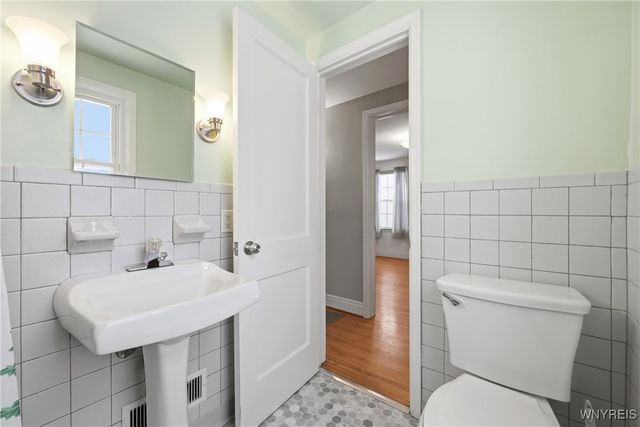 75 Fowler Avenue, Tonawanda, NY 14217