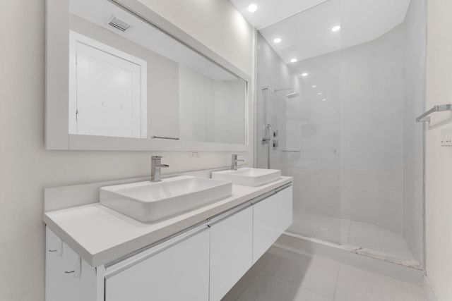 10220 NW 63rd Terrace 207, Doral, FL 33178