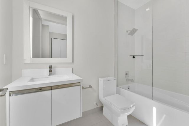 10220 NW 63rd Terrace 207, Doral, FL 33178