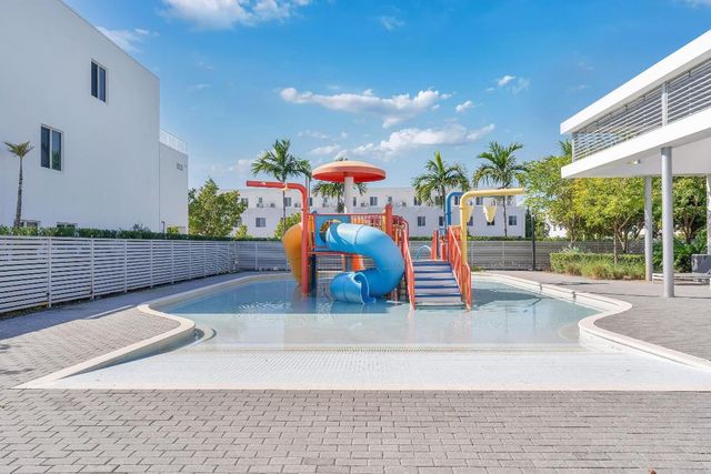 10220 NW 63rd Terrace 207, Doral, FL 33178