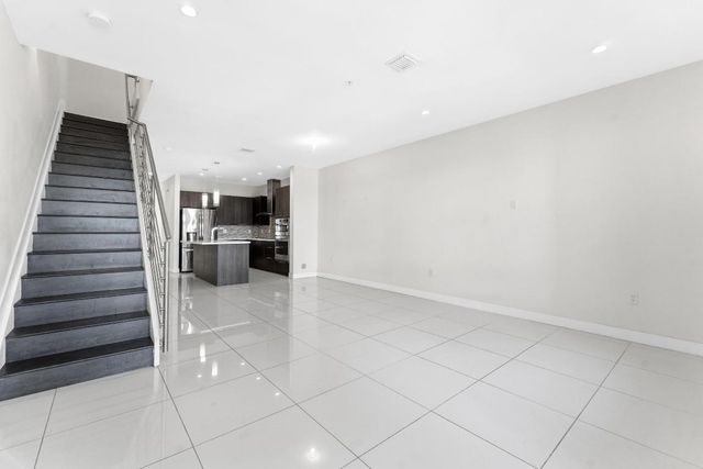 10220 NW 63rd Terrace 207, Doral, FL 33178