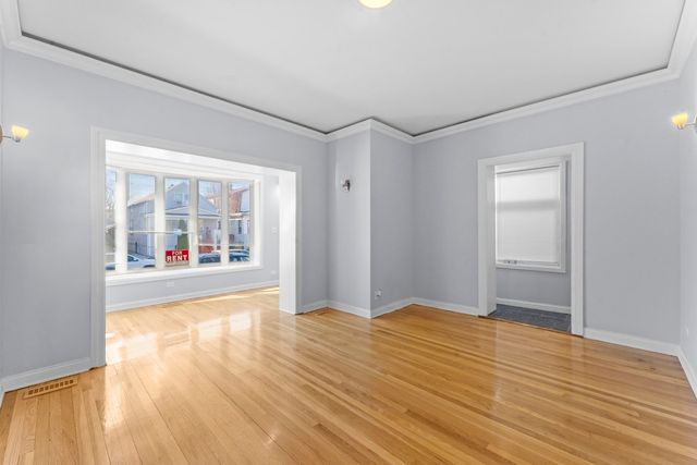 5124 W Berenice Avenue 1, Chicago, IL 60641