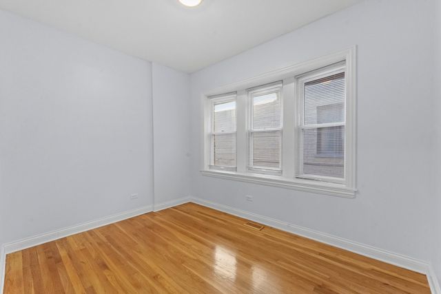 5124 W Berenice Avenue 1, Chicago, IL 60641