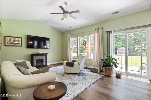 112 S Stone Drive, Sneads Ferry, NC 28460