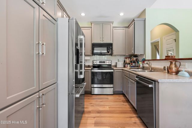 112 S Stone Drive, Sneads Ferry, NC 28460