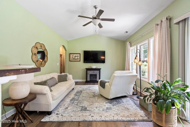 112 S Stone Drive, Sneads Ferry, NC 28460