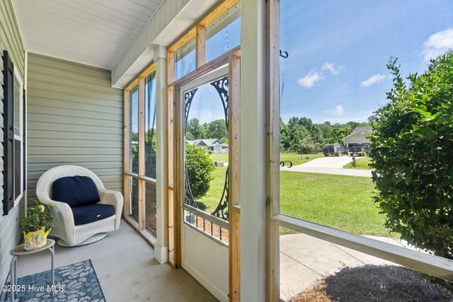 112 S Stone Drive, Sneads Ferry, NC 28460