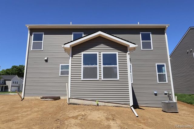 701 Whisperwood Way, Chelsea, MI 48118