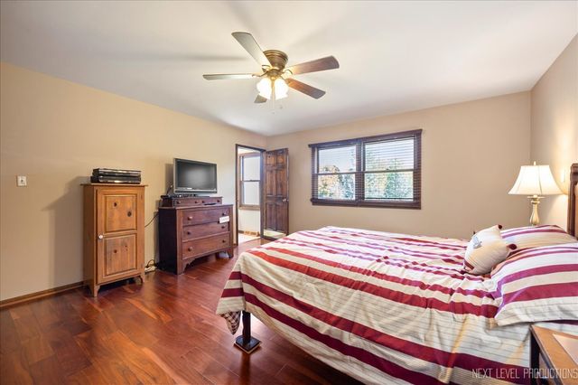 39W955 Deer Run Drive, St. Charles, IL 60175