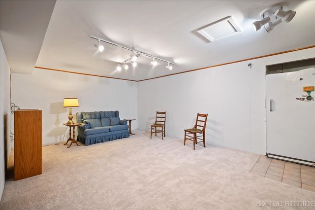 39W955 Deer Run Drive, St. Charles, IL 60175