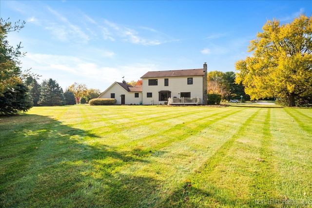 39W955 Deer Run Drive, St. Charles, IL 60175