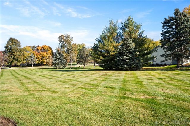 39W955 Deer Run Drive, St. Charles, IL 60175