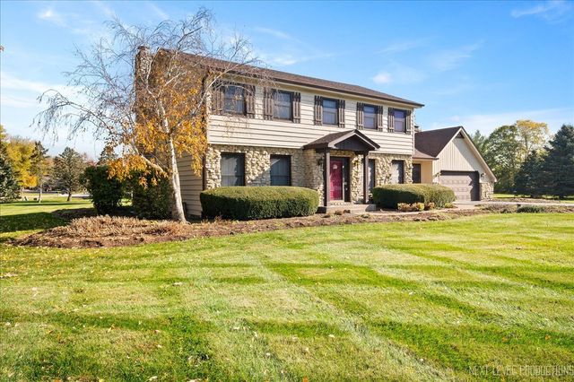 39W955 Deer Run Drive, St. Charles, IL 60175