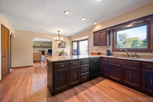 39W955 Deer Run Drive, St. Charles, IL 60175