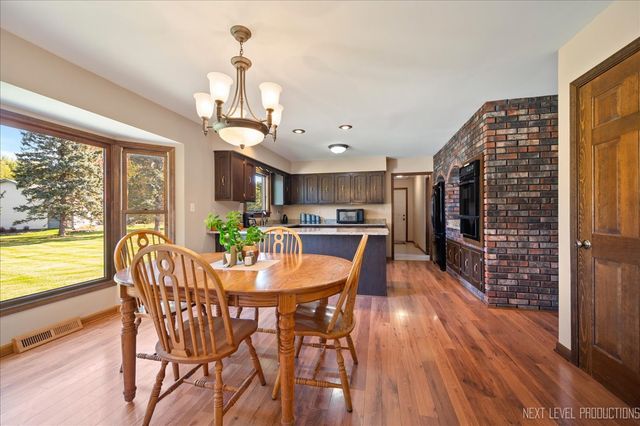 39W955 Deer Run Drive, St. Charles, IL 60175