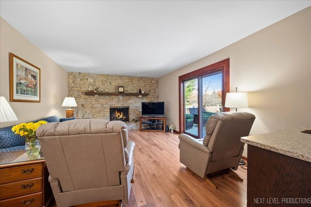 39W955 Deer Run Drive, St. Charles, IL 60175