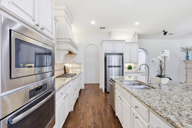 4604 Pony Avenue, Carrollton, TX 75010