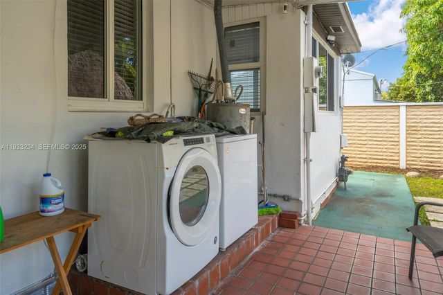 5931 SW 14th St, West Miami, FL 33144