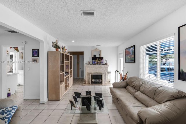 5931 SW 14th St, West Miami, FL 33144