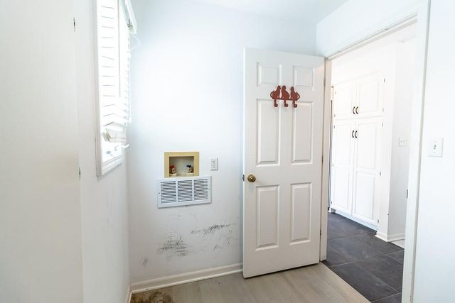 5225 W 122nd Street, Overland Park, KS 66209