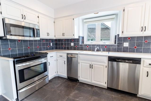 5225 W 122nd Street, Overland Park, KS 66209
