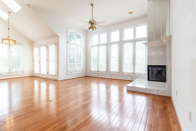 5225 W 122nd Street, Overland Park, KS 66209