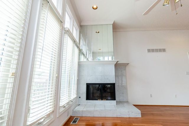 5225 W 122nd Street, Overland Park, KS 66209
