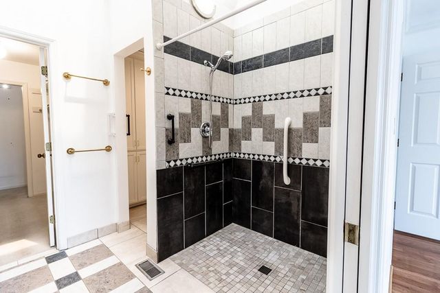 5225 W 122nd Street, Overland Park, KS 66209