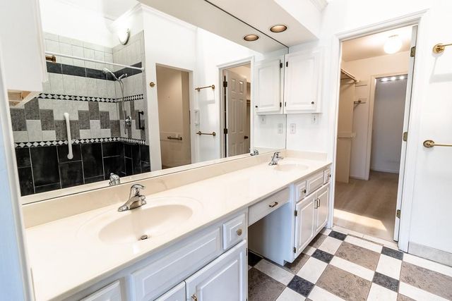5225 W 122nd Street, Overland Park, KS 66209