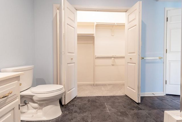 5225 W 122nd Street, Overland Park, KS 66209