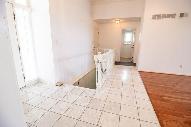 5225 W 122nd Street, Overland Park, KS 66209