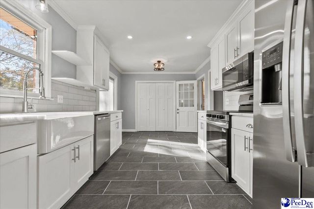 2314 W Meadow Ln., Florence, SC 29501