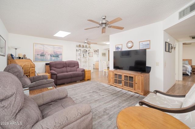 10539 W PALMERAS Drive, Sun City, AZ 85373