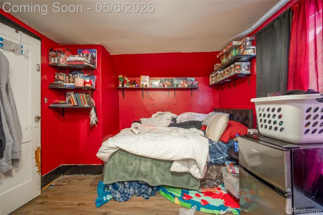 7276 Engleman, Center Line, MI 48015