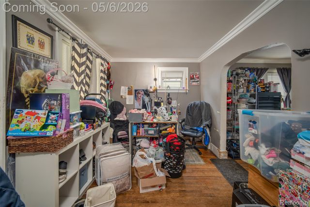 7276 Engleman, Center Line, MI 48015
