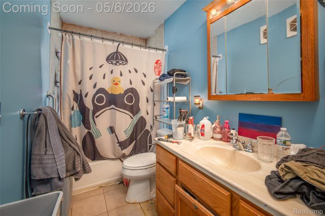 7276 Engleman, Center Line, MI 48015