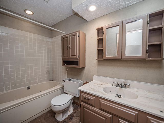 6709 Lincoln Avenue, Evansville, IN 47715