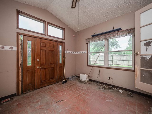 6709 Lincoln Avenue, Evansville, IN 47715