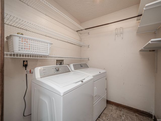 6709 Lincoln Avenue, Evansville, IN 47715