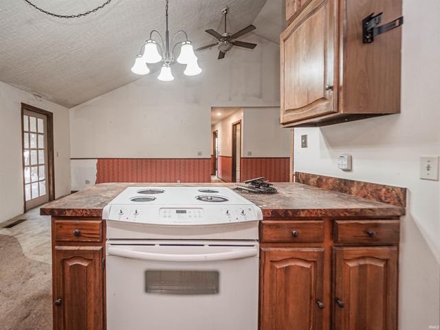 6709 Lincoln Avenue, Evansville, IN 47715
