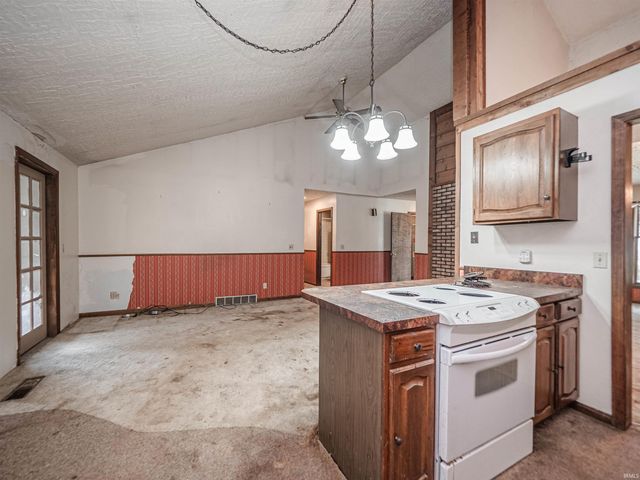 6709 Lincoln Avenue, Evansville, IN 47715