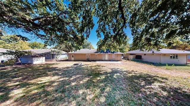 909 NW Range Street, Blue Springs, MO 64015