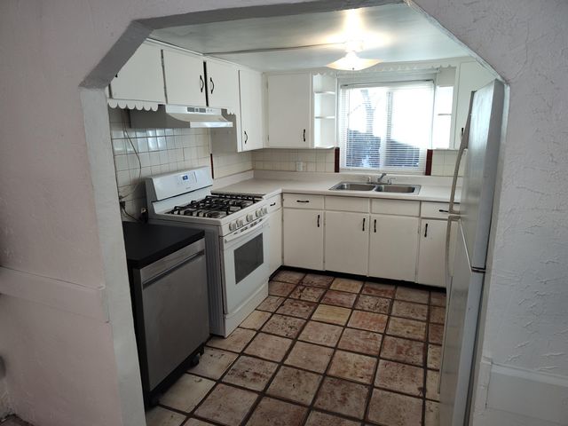 204 Garcia Road NE, Albuquerque, NM 87113