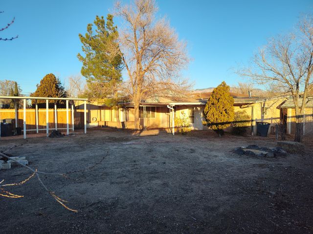 204 Garcia Road NE, Albuquerque, NM 87113