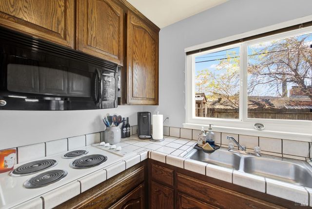 1424 Mckinley St, Fairfield, CA 94533