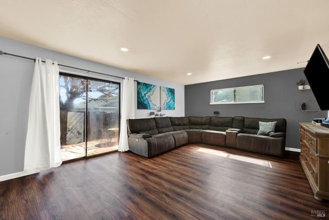 1424 Mckinley St, Fairfield, CA 94533