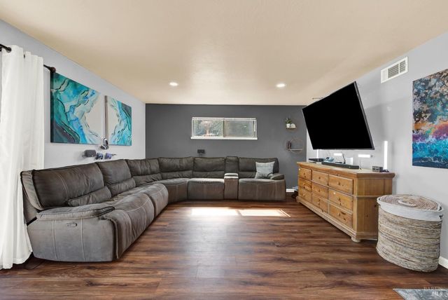 1424 Mckinley St, Fairfield, CA 94533